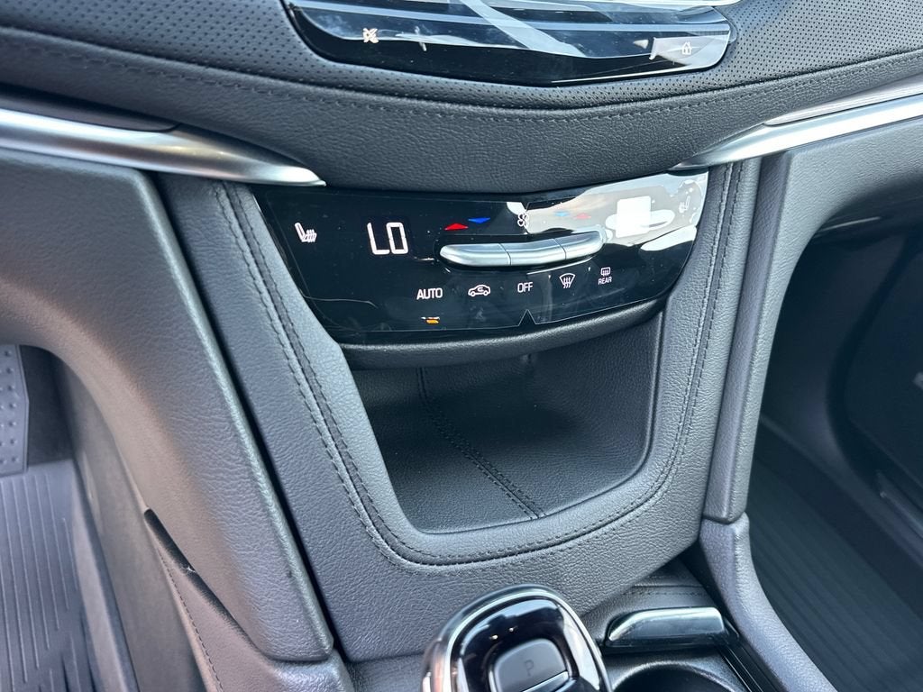 2026 Cadillac XT5 Luxury