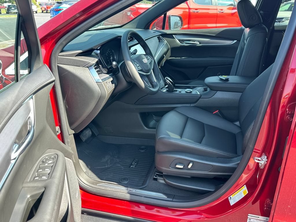 2026 Cadillac XT5 Luxury