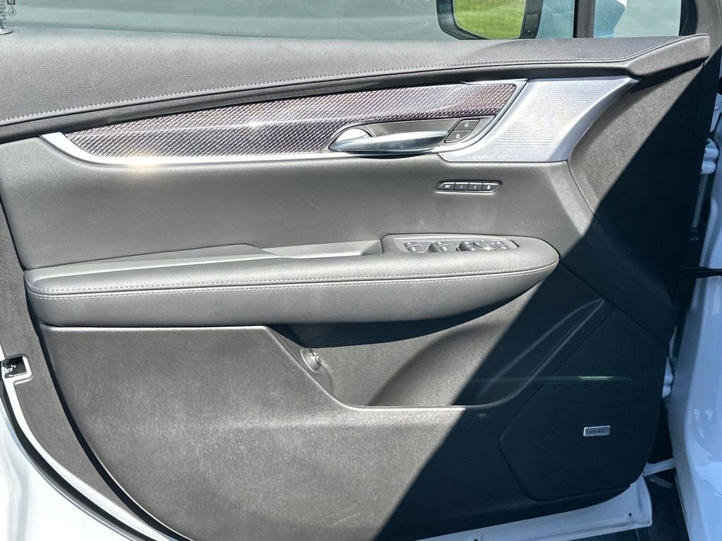 2025 Cadillac XT5 Sport