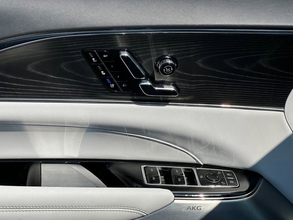 2024 Cadillac LYRIQ Sport 2
