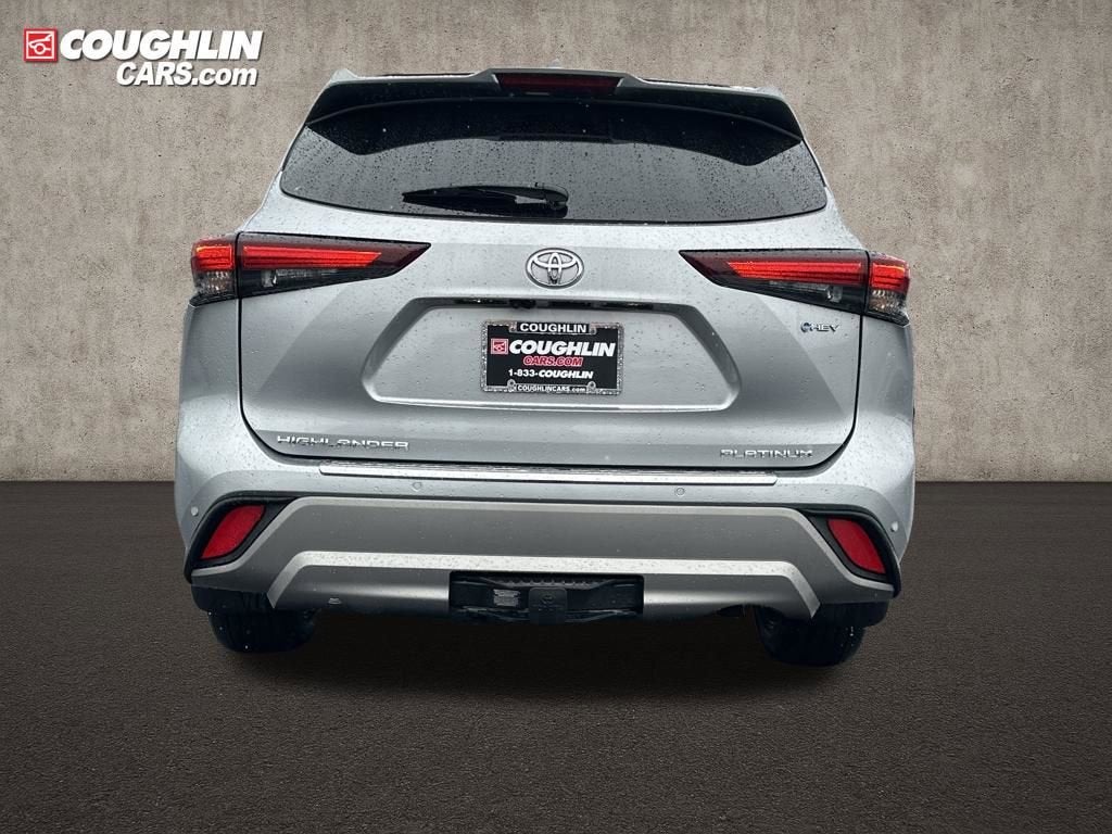 2025 Toyota Highlander Hybrid Platinum
